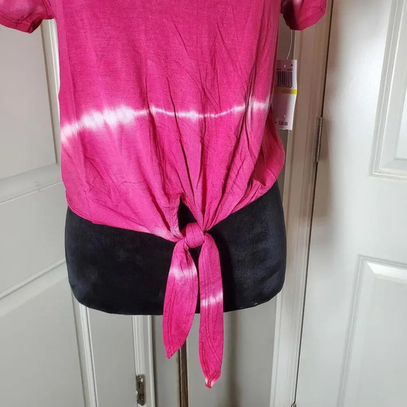 NWT Ultra Flirt Women's Pink and White Tie Dye V-Neck Top Size Medium - Picture 10 of 14